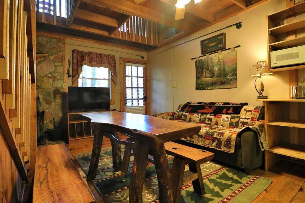 Cute Cabin Creek & Firepit #12 Helen Dış mekan fotoğraf